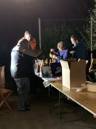 Un moment partagé pendant la nuit.