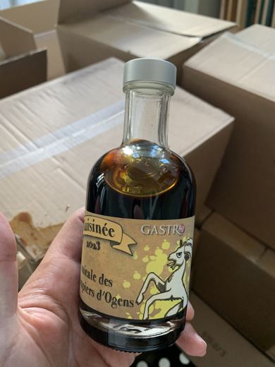 Une bouteille de raisinée 2023.