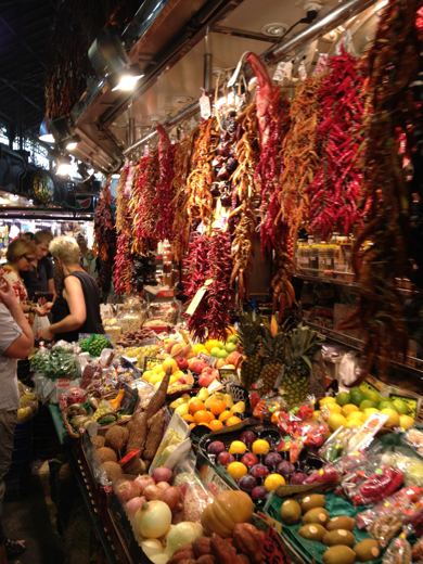Couleurs et étals du marché.